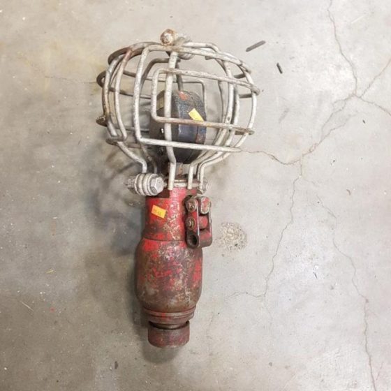 Hydraulic Actuator Red c/w Gauge and cage