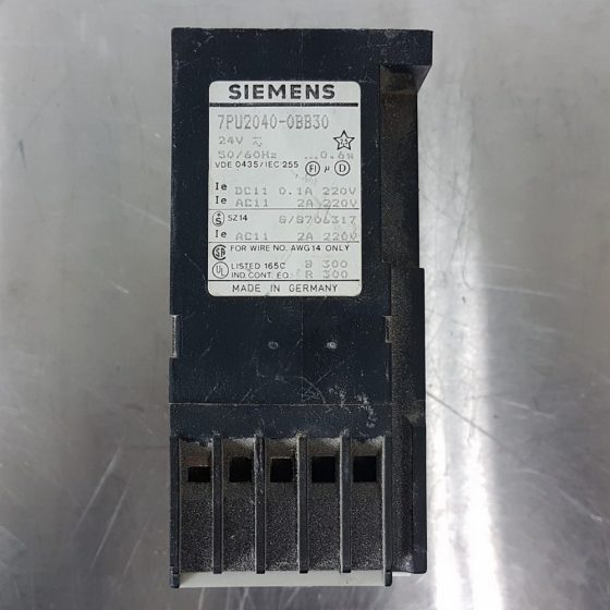 Siemens time delay relay 7PU2040-0BB33