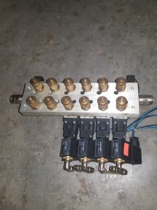 Univer AC 7500 manifold