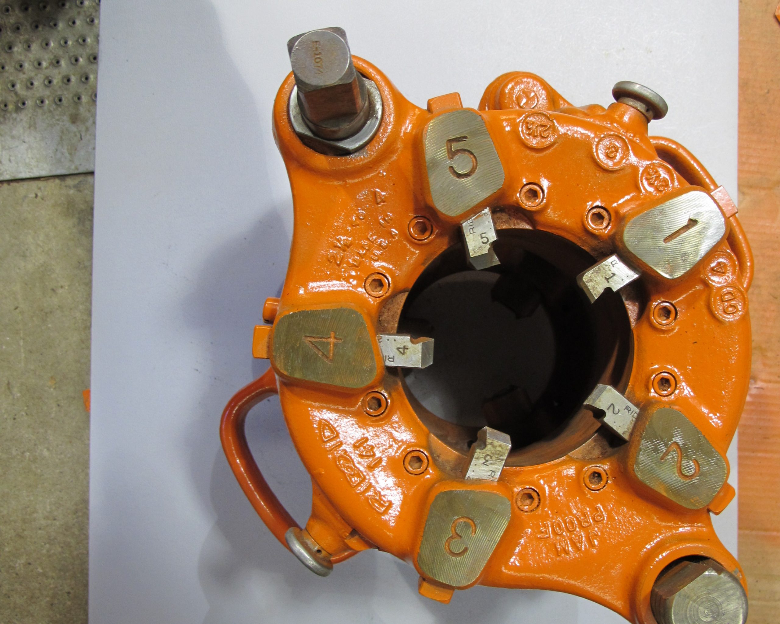 RIDGID 141 Receding Geared Threader, 2½ to 4" Coast Machinery Group