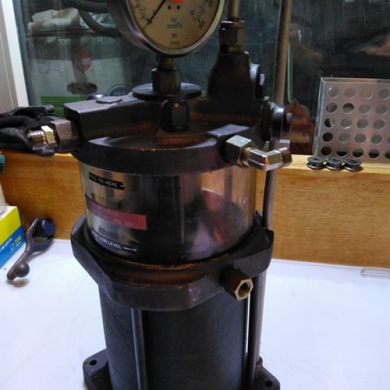 Pneu-Oil Pneumatic Oil Model # 61705-4R 63401 Booster