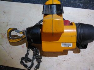 Used Demag DSM5 chain remote lift unit 550 lbs
