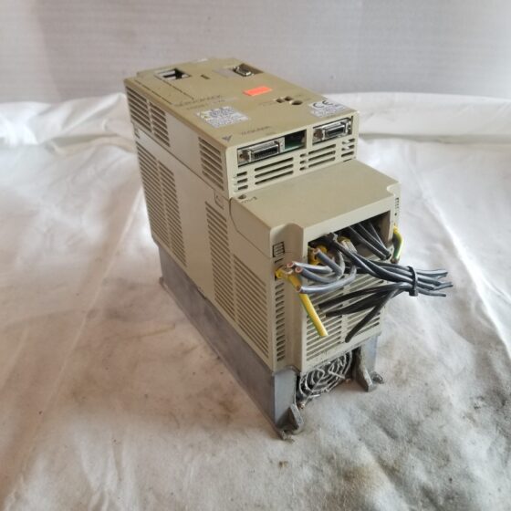 Azionamento YASKAWA SERVOPACK SGDB-15VD Azionamento YASKAWA SERVOPACK SGDB-15VD