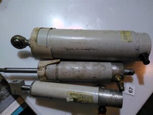 HYDRAULIC CYLINDERS MIXED LOT