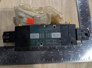 REXROTH PNEUMATIC VALVE 577 772 0