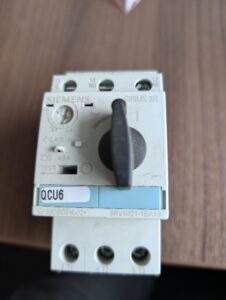 Used Siemens 3RV1021-1EA10 Circuit Breaker