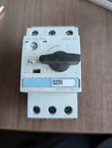 Used Siemens 3RV10-1GA10 Circuit Breaker