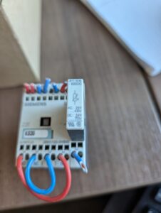 Used Siemens Contact Block 3RH1122B40 with a surge suppresser Aux. 3RT1916-1BB00