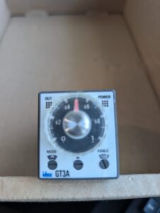 Used Idec GT3A-3AF20 Multi Mode Timer 8 Pin Plug In