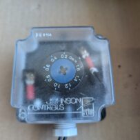 Used Johnson Controls P232A-B-AAC Differential pressure switch 30V