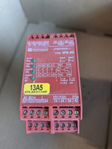 Used Telemecanique XPSAK311144P Safety Relay Monitor