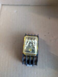 Used Idec RH2B-UL DC24V Relay. Double Pole, Double Throw 10A