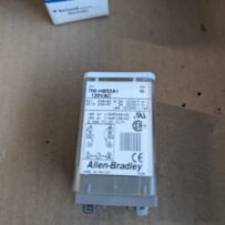 Used Allen Bradley 700-HB32A1 Relay Series B Plug IN Blade style base