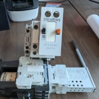 Used Siemens 3TX4001-2A Auxiliary Contact with A 3TX4090-OG Base