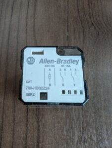Used Allen & Bradley 700-HB32Z24 Relay Blade Style Plug In  In Box