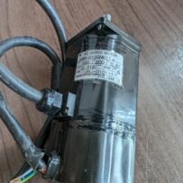 Used Yaskawa Servo Motor SGM-0!VGNK11 200V 100W 3000RPM With Harness Attached