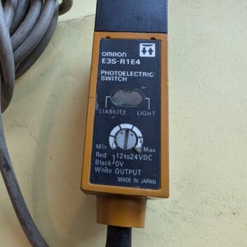 Used Omron ES3-R1E4 Photo Electric Switch