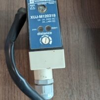 Used Telemecanique XuJ-M120318 Photoelectric Distance Sensor 24-240V AC 24-48V