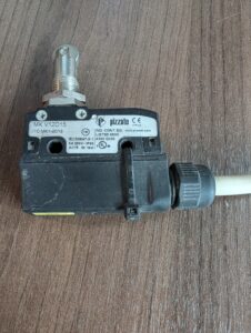 Used Pizzato MKV12D15 Micro Switch 6A 260V-IP65 -16A
