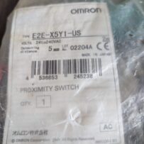Used Omron E2E-X5Y1-US  Proximity Switch New still in Package Un-Opened  24T to 240VAC
