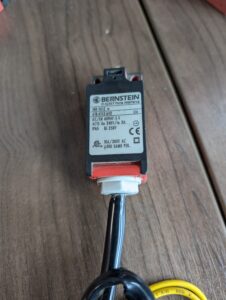 Used Bernstein Limit switch Bi2-SUI-AV 608.5186.H2 240VAC 10A