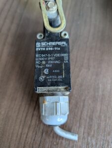 Used Schmersal Limit  Switch ZV7H-11Z  230V 6KV IP67