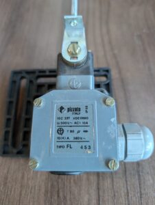 Used Pizzato Limit Switch Tipo FL 453 500V AC1 10A