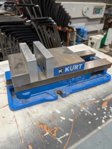 Used D675 Milling  Vice 6 inch w x 3inch h Jaws