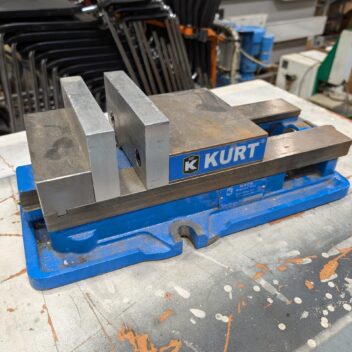 Used D675 Milling  Vice 6 inch w x 3inch h Jaws