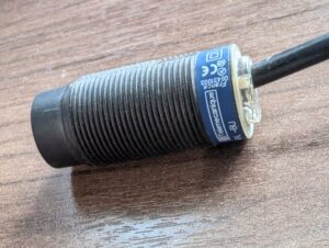 Used Telemecanique Proximity Switch XS4P18AB120 24V
