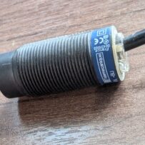 Used Telemecanique Proximity Switch XS4P18AB120 24V