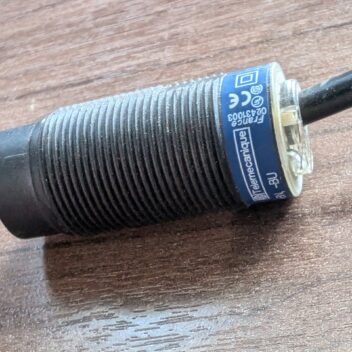 Used Telemecanique Proximity Switch XS4P18AB120 24V