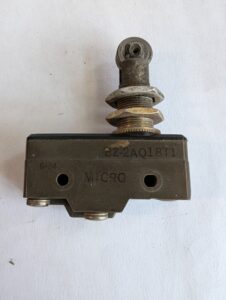 Used Honetwell Micro Switch BZ-2AQ18T1 With Plunger Actuator Switch. 15A 14 HP 250-480V