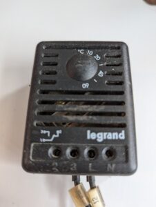 Used Legrand Electronic Thermostat For Industrial Cabinets 34847 230V 50-60HZ Features Changeover Contacts