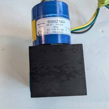 Used GC Valves Solenoid Valve S302Z1004 24DC 40PSI 10W Brand New In Box
