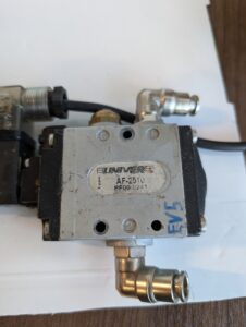 Used 120-707 Univer Pneumatic Valve AF2510 PF00-0241 24V 5VA