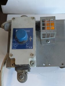 Used TeleMecanique Emergency Cable Pull Rope Stop Switch XY2-LE 3A@240 V OR 10A With An IP65 Rating