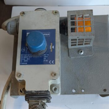 Used TeleMecanique Emergency Cable Pull Rope Stop Switch XY2-LE 3A@240 V OR 10A With An IP65 Rating