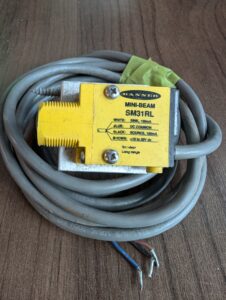 Used Banner Mini Beam Sensor-Emitter SM31El 10-30V 30 Meter Range