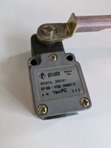 Used Pizzato Limit Switch VDE 0660-2 10(4)A 380V