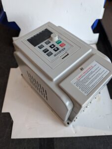 Used XSY Inverter AT1 2200X  5060Hz 220VAC Single Phase 12A
