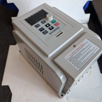 Used XSY Inverter AT1 2200X  5060Hz 220VAC Single Phase 12A