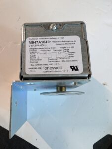 Used Honeywell Draft Damper operator M847A1049 With Actuator Arm Linkage Brand new in Original Sealed Box