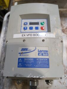 Used Lenze VFD Inverter ESV402N02TXC 240V 18.6A