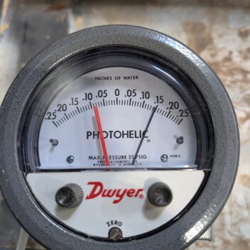 Used Dwyer Photohelic Pressure Switch Gauge A3000 Series