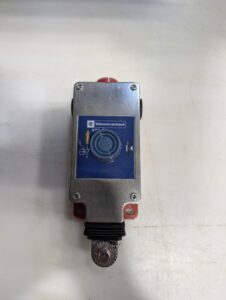 Used Telemecanique Emergency Stop Trip Limit Switch XY2CH 13270