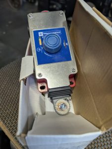 Used Telemecanique Emergency Stop Trip Limit Switch XY2CH 13270