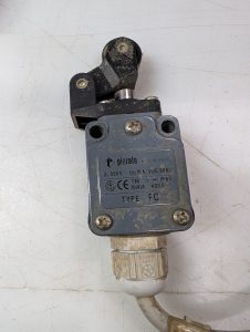 Used Pizzato Limit Switch FC T-80 With Actuator Roller Arm
