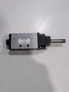 Used Univer Pneumatic Solenoid Valve AC-7500 New In Box