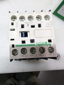 Used Schneider Control Relay CA3KN40B New